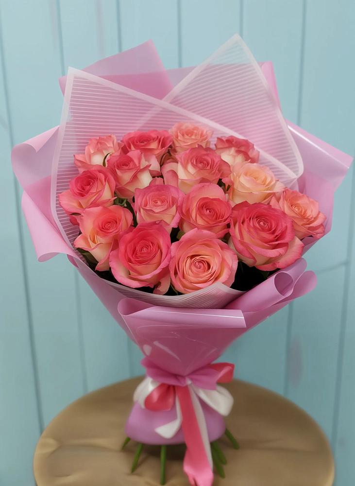 Букет 15 Розовых роз Равель в Новосолдатке