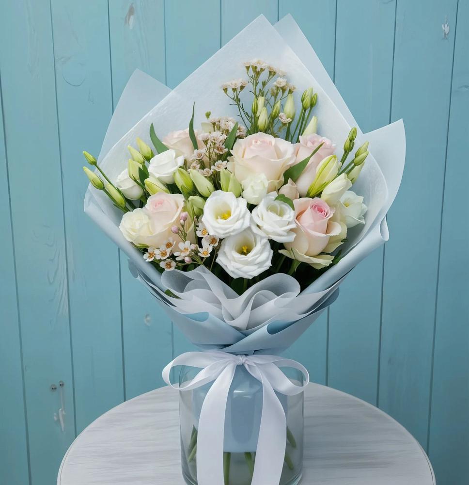 Букет цветов из: Розы и Лизиантусы в Новосолдатке