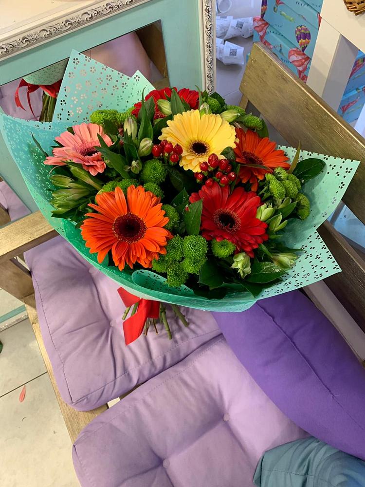 Букет цветов из: Герберы, Хризантемы и Альстромерии в Новосолдатке