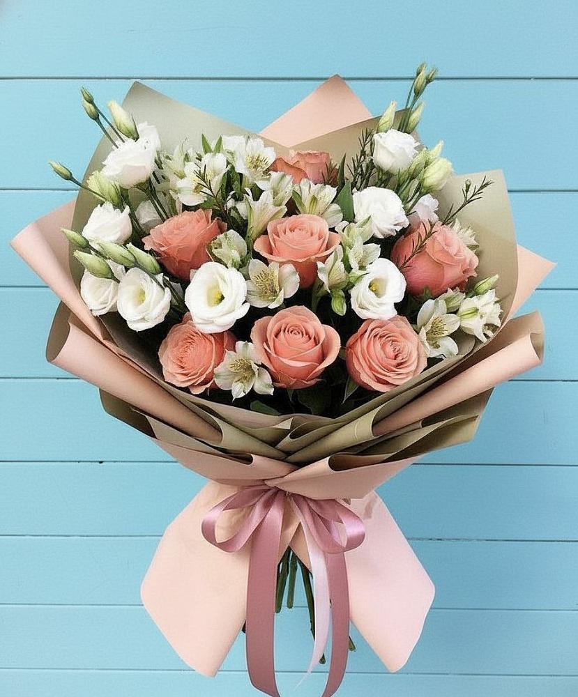 Букет цветов из: Розы, Альстромерии и Лизиантусы в Новосолдатке