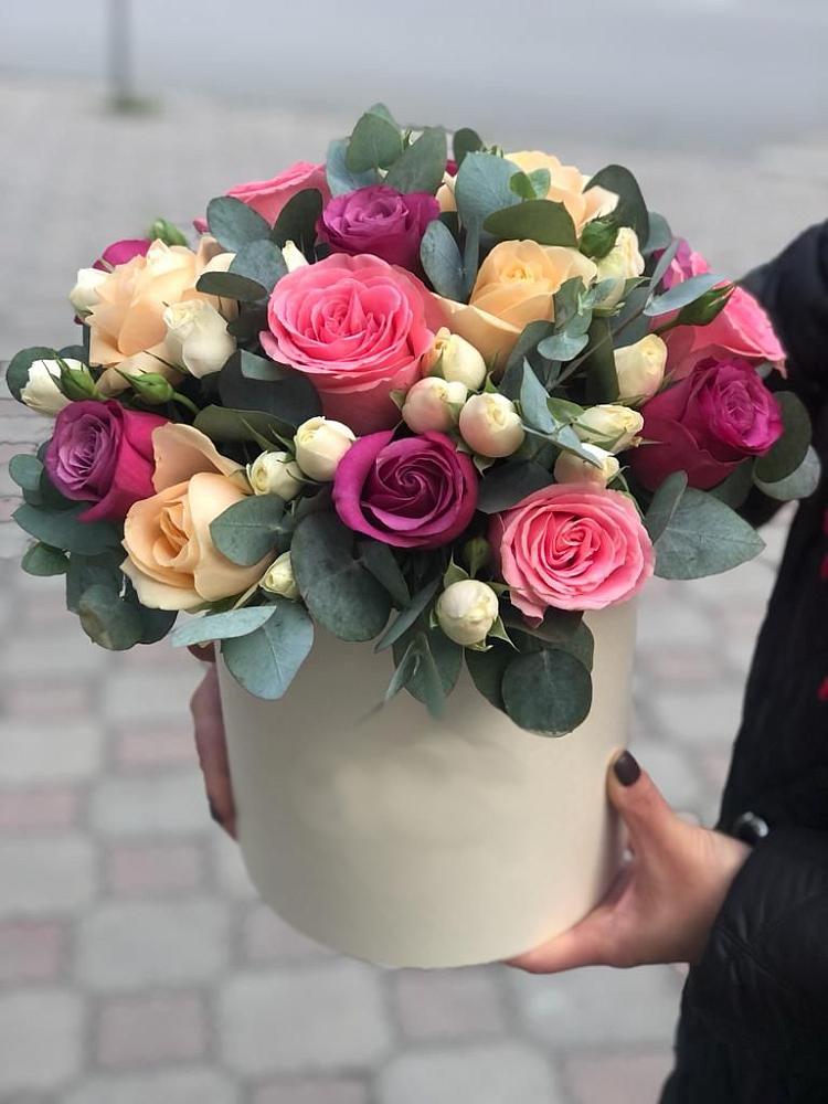 Цветочная композиция из Розы в шляпной коробке в Новосолдатке