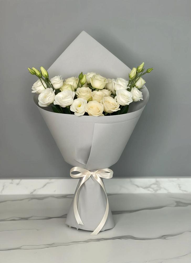 Букет цветов из: Розы и Лизиантусы в Новосолдатке