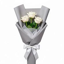 Букет 3 белые розы в Новосолдатке