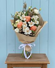 Букет цветов из:  Альстромерии, Лизиантусы, Розы и Хризантемы в Новосолдатке