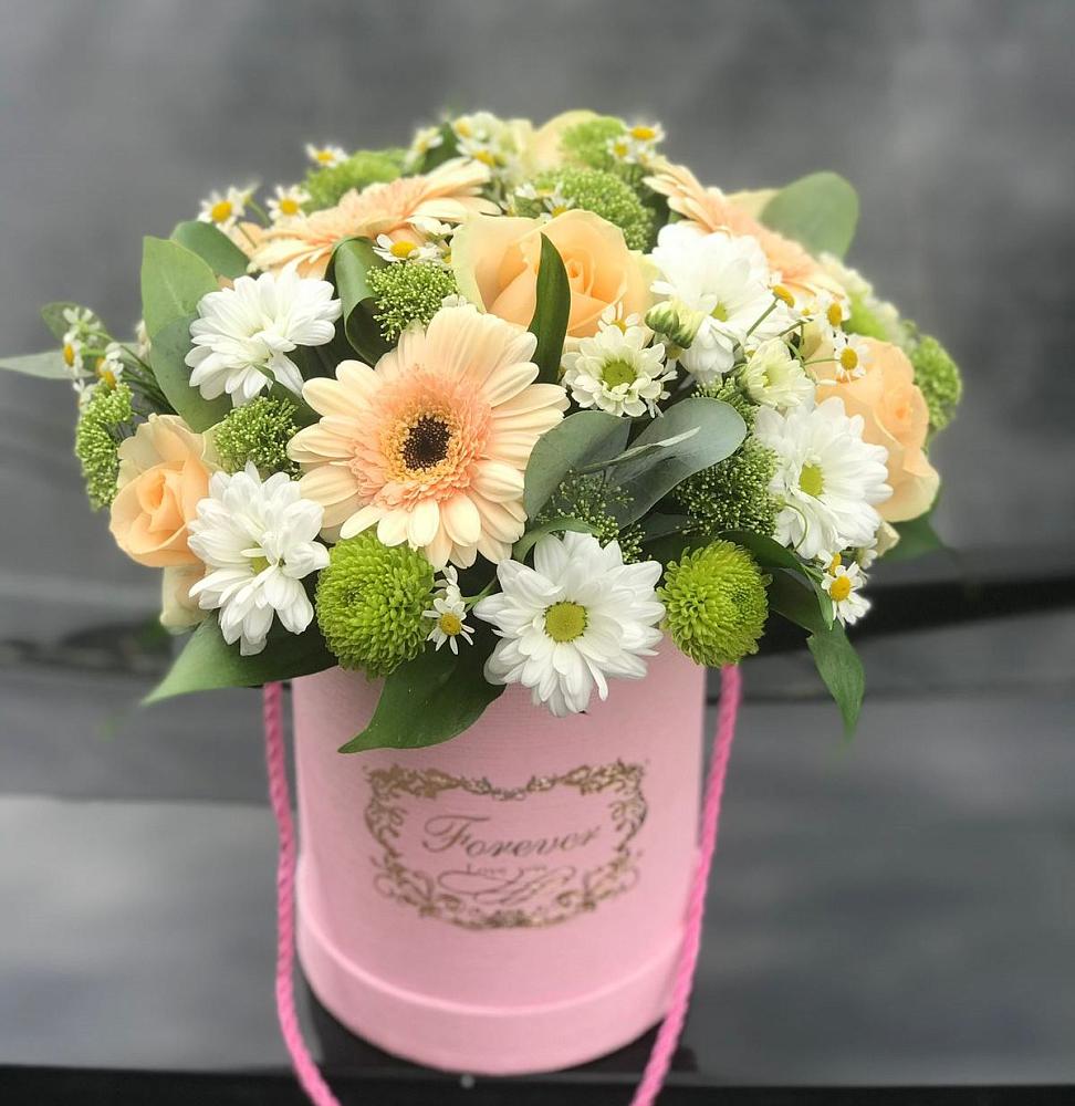 Цветочная композиция из Розы, Герберы и Хризантемы в шляпной коробке в Новосолдатке