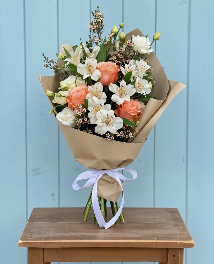 Букет цветов из: Альстромерии, Лизиантусы, Розы и Хризантемы в Новосолдатке